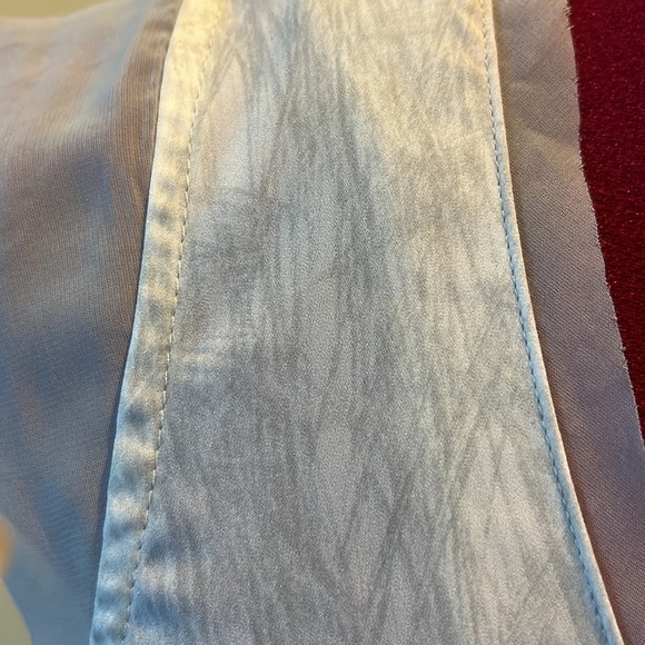 Vera Wang  Top  tank top  Light gray   Whiskered pattern / Sheer Edges  Size S - Picture 5 of 10